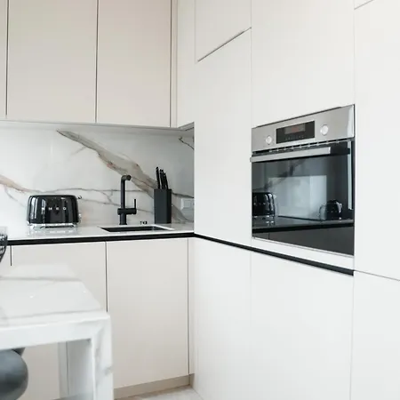 Core Royal-studio & Parking Daire